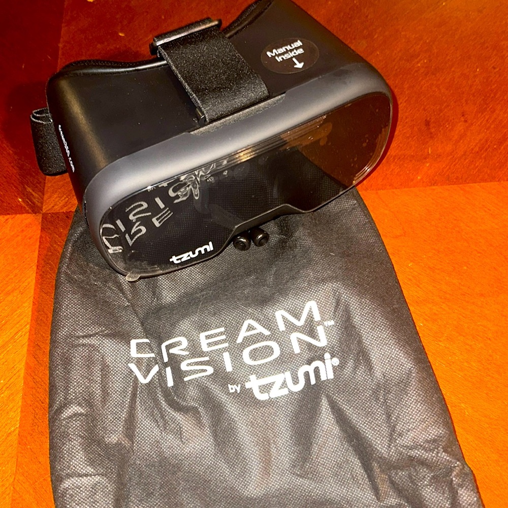 Dream vision by Tzumi